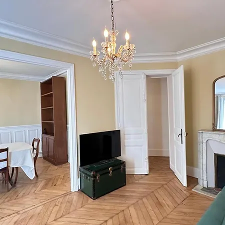 Maison Des Artistes *